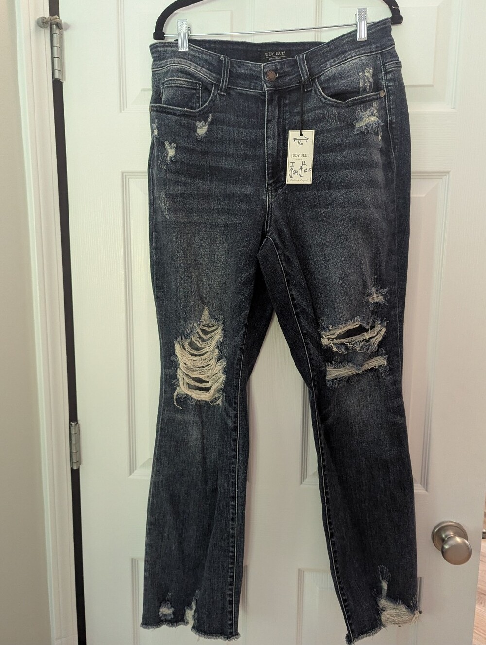 Judy Blue Women’s 16W Dark Wash Distressed Raw Hem Stretch Jeans 29 Inseam